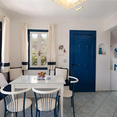 Nefeli In Blue Pláka