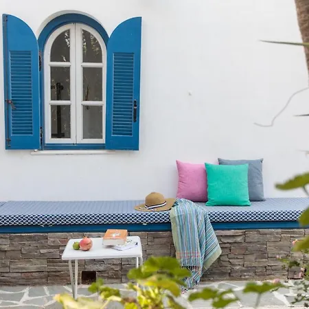 Nefeli In Blue Pláka