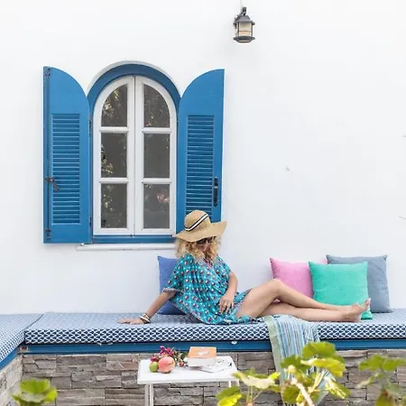 Nefeli In Blue Pláka