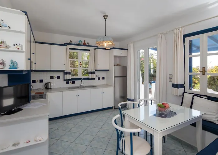 Willa Nefeli In Blue Pláka