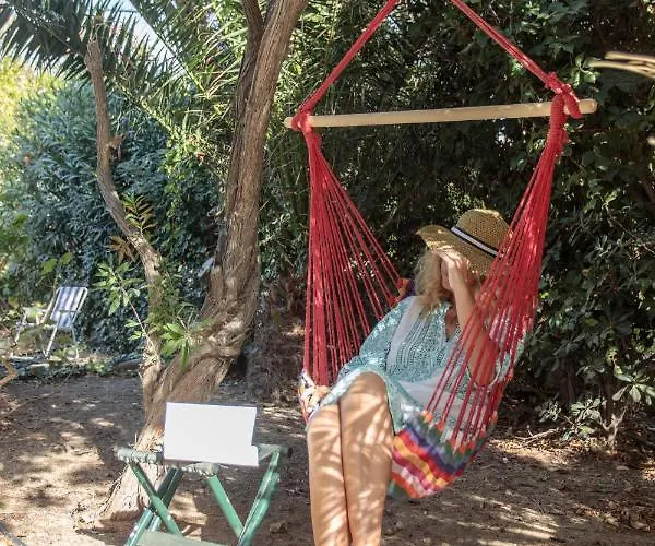 Willa Nefeli In Blue Pláka